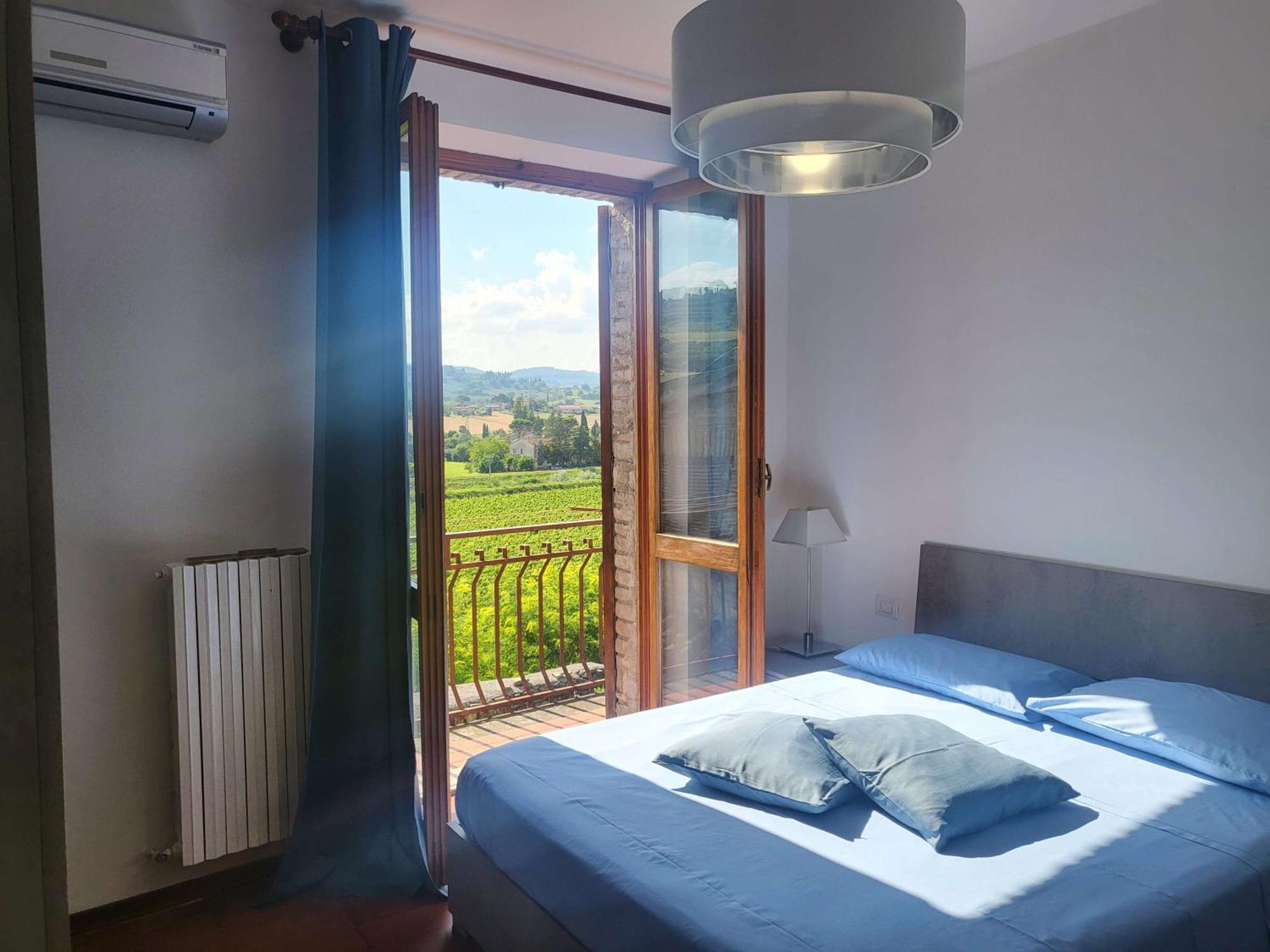 Appartamento Con Camino In Centro Storico Bevagna Bagian luar foto