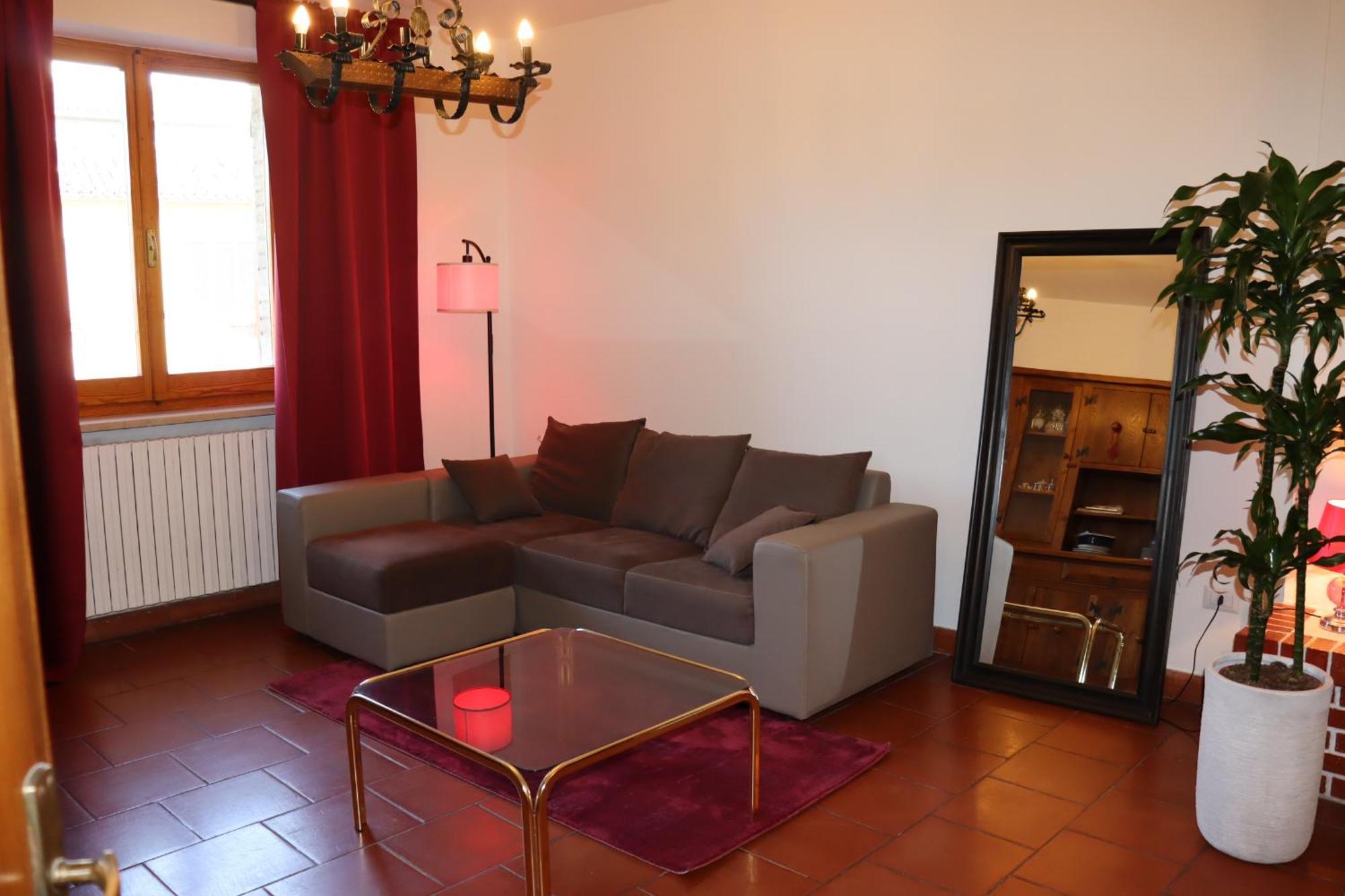 Appartamento Con Camino In Centro Storico Bevagna Bagian luar foto